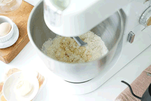 凯伍德厨师机食谱- 牛奶面包卷的做法 步骤4