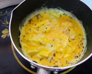 罗勒芝士炒蛋的做法 步骤7