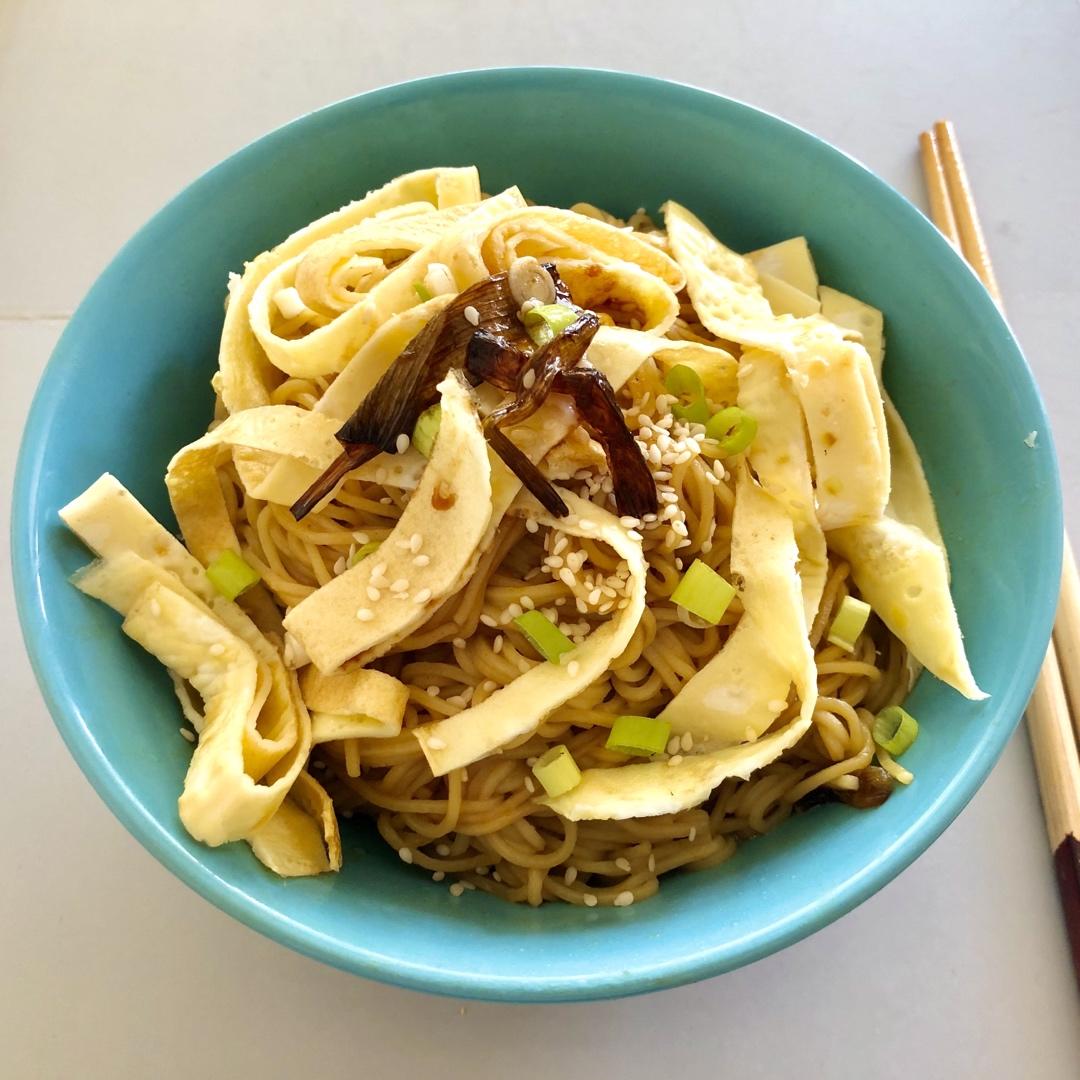 葱油拌面Spring Onion Noodles