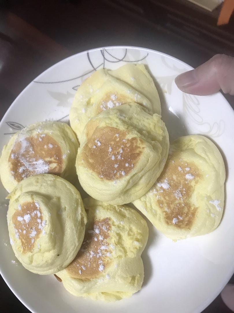 不用烤箱 15分钟无油低糖的舒芙蕾蛋糕松饼 🥞 蓬松绵软