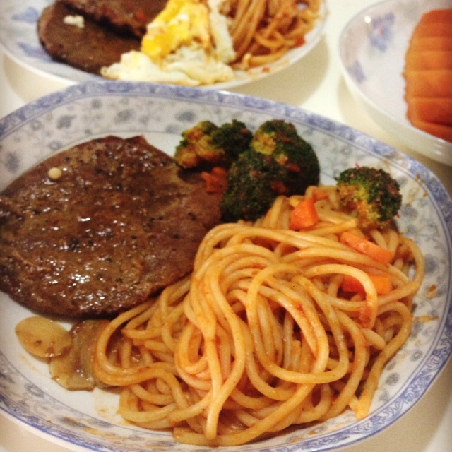 黑椒牛排（配土豆/鸡蛋，意面/蔬菜）