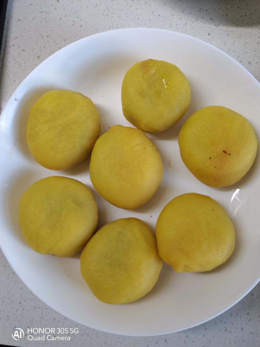 张家口人都爱吃的黄米面炸糕