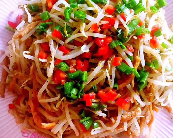 金丝银芽（绿豆芽炒馓子）