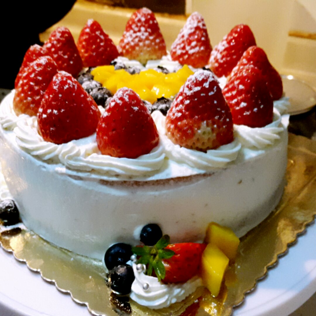 奶油水果装饰蛋糕