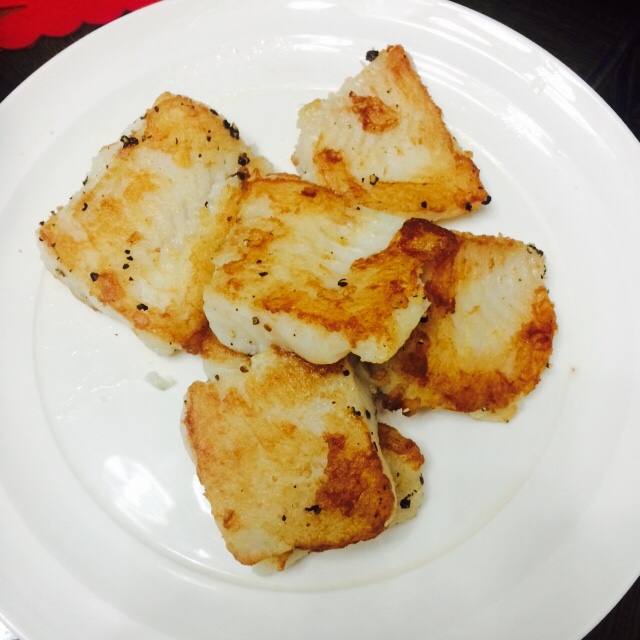 大葱唲做的黄油香煎巴沙鱼