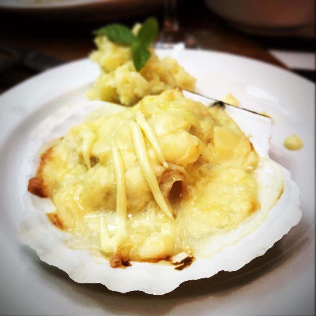 芝士蒜茸焗扇贝