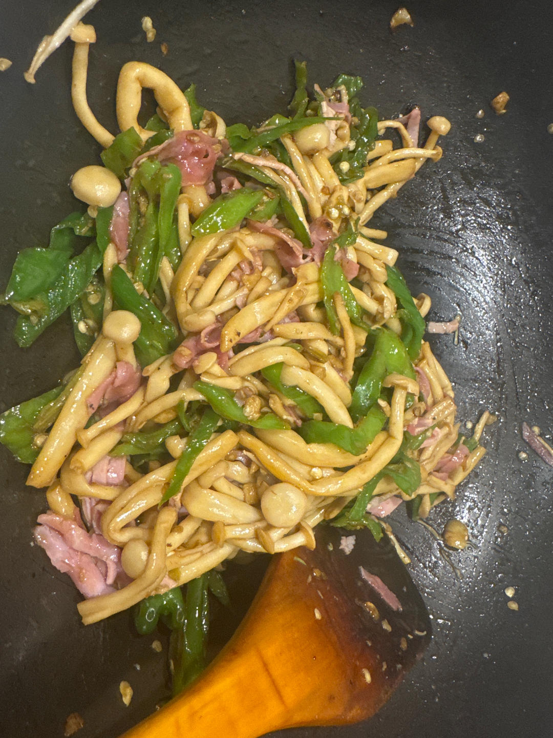 光盘神器海鲜菇炒青椒