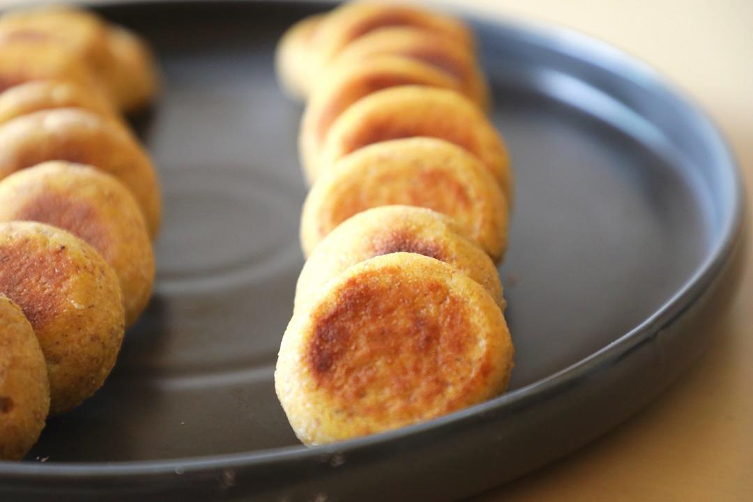 玉米面发面饼                       （口感细腻）