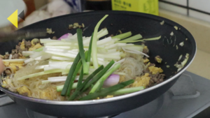 【广东家常菜】论吃饭只能吃一碗，炒米粉可以吃两大碟的玄学的做法 步骤10