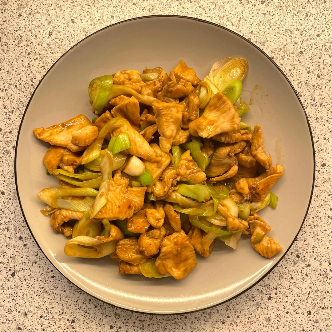 大葱炒鸡胸肉，简单2步，又香又嫩，孩子爱吃