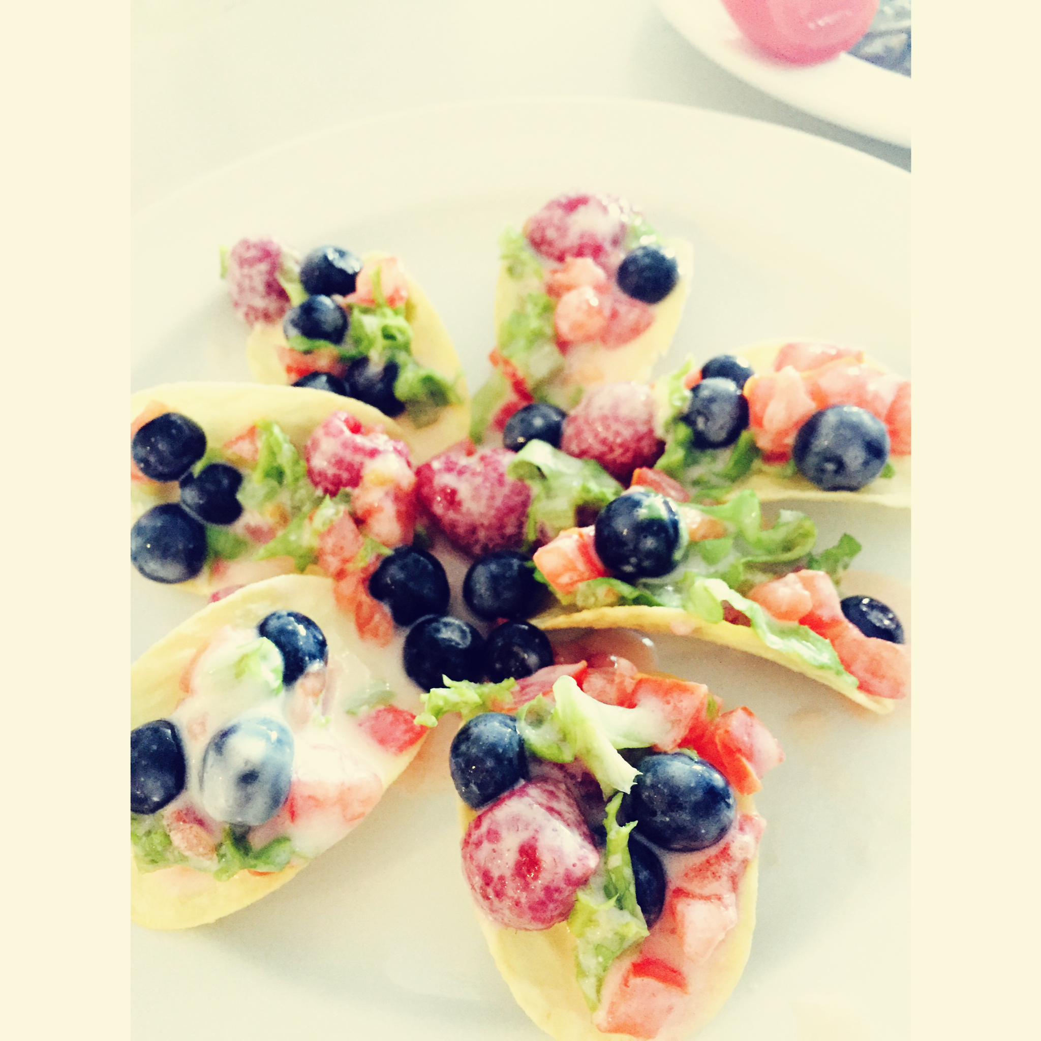 薯片牛油果大虾沙拉