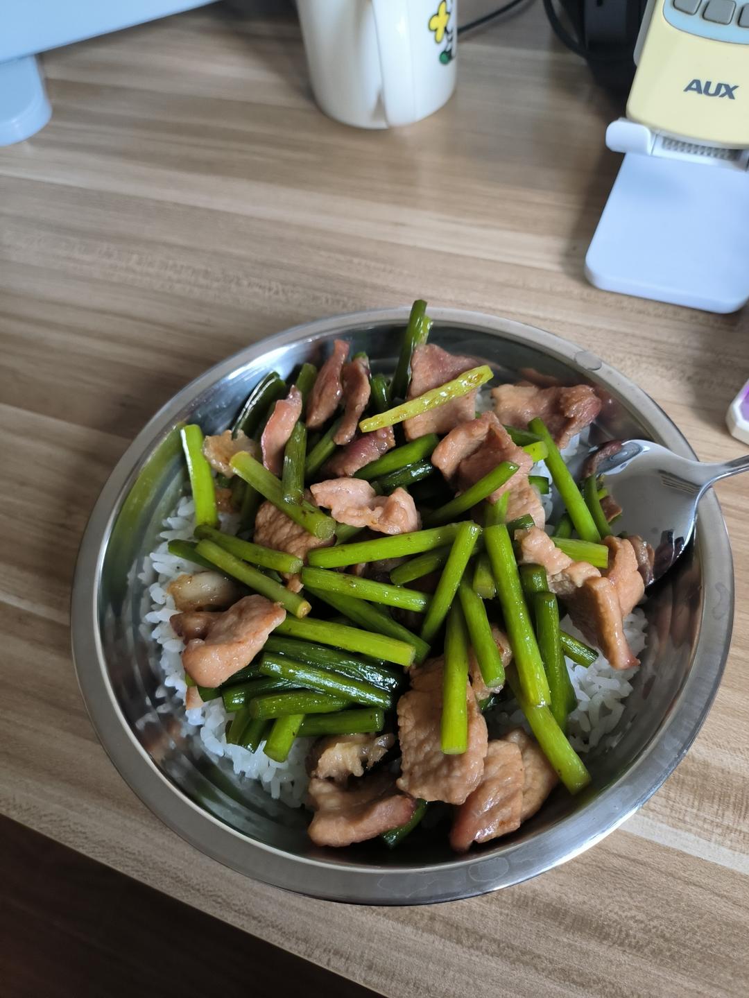 简单易做的下饭菜－蒜苔炒肉