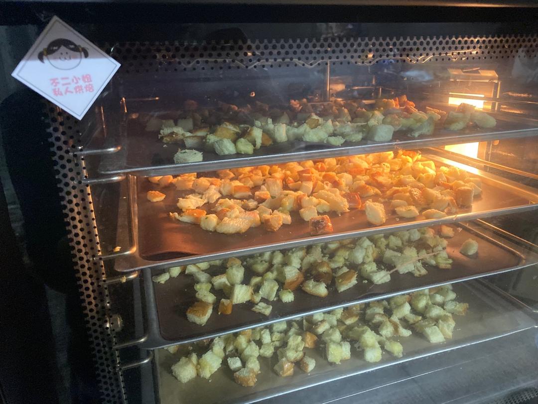 烤吐司丁面包丁（比饼干好吃不止十倍）
