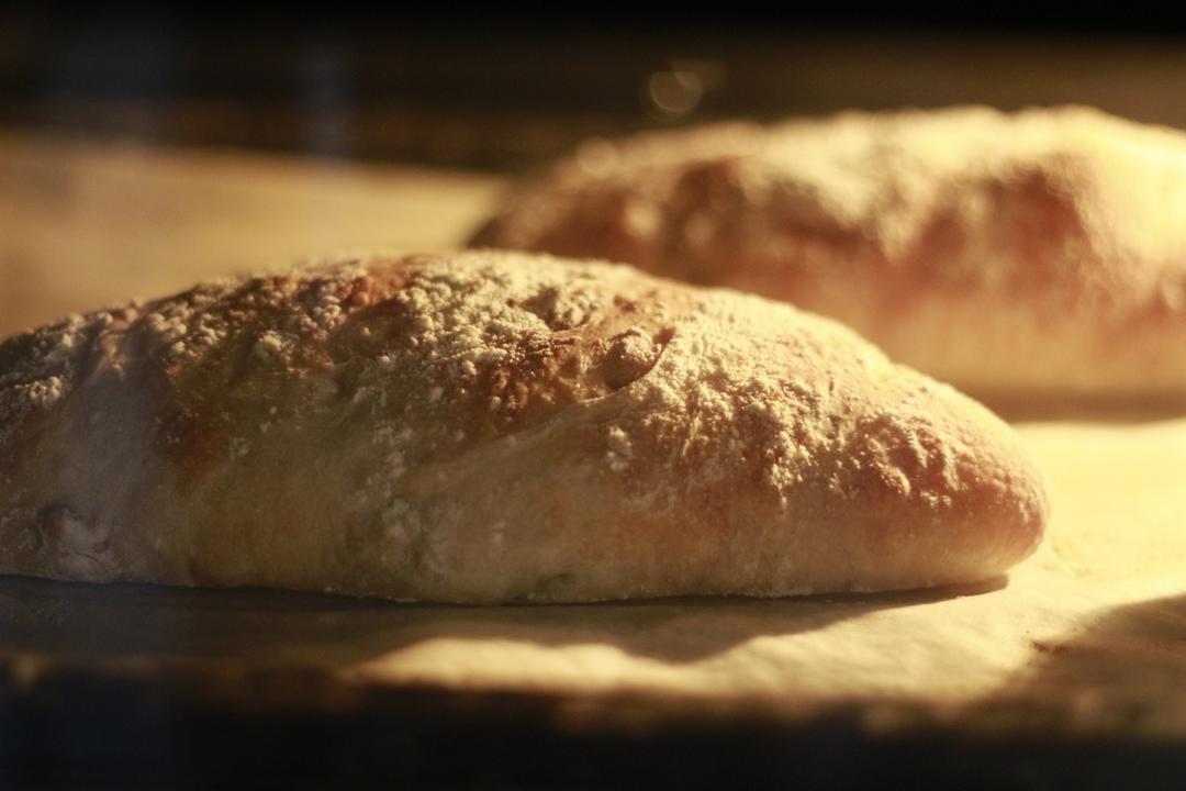 免揉意大利拖鞋面包ciabatta（吐血整理史上最全藤田千秋免揉欧包制作心得）