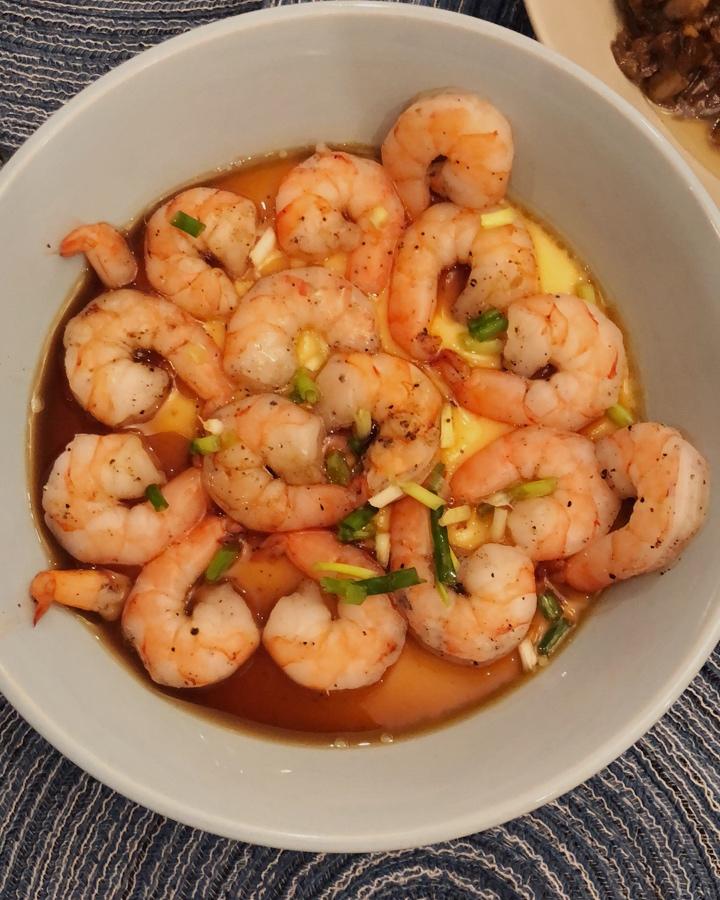 丝滑如镜的～虾仁蒸蛋