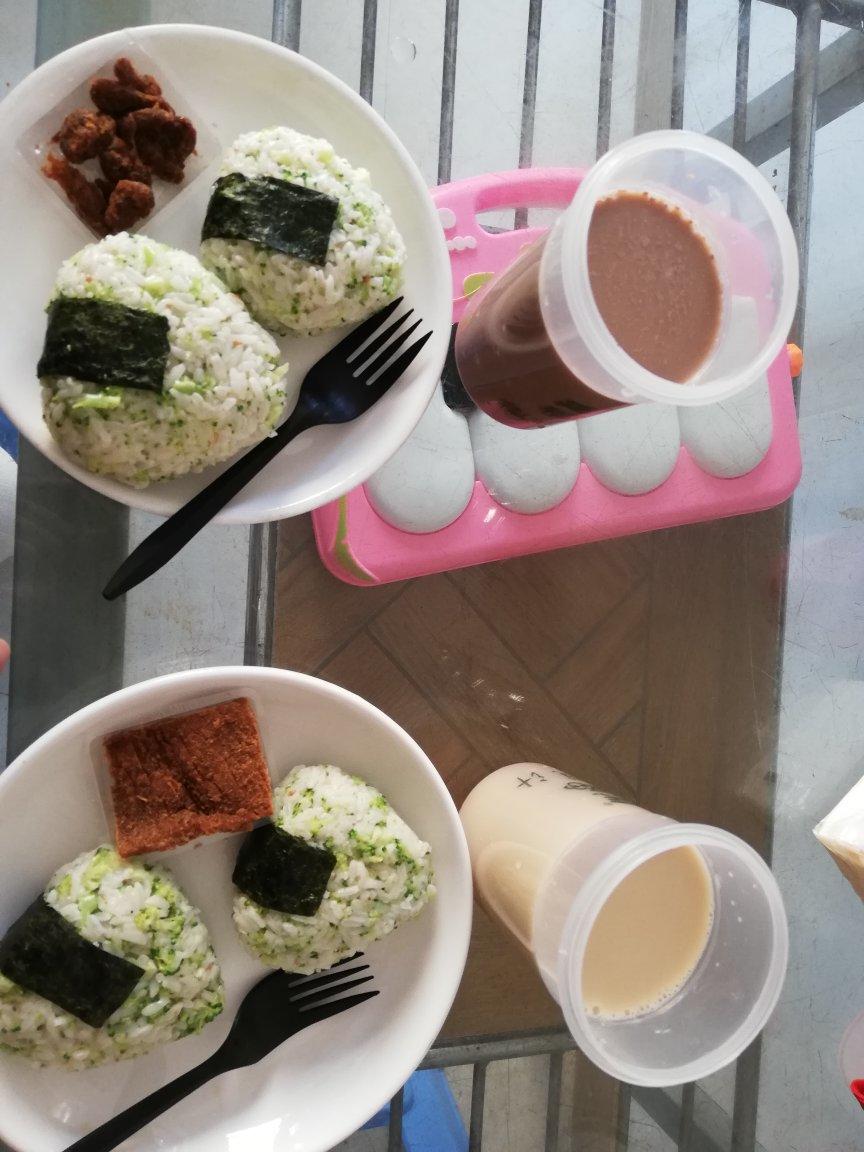 西兰花芝麻饭团【春游踏青】