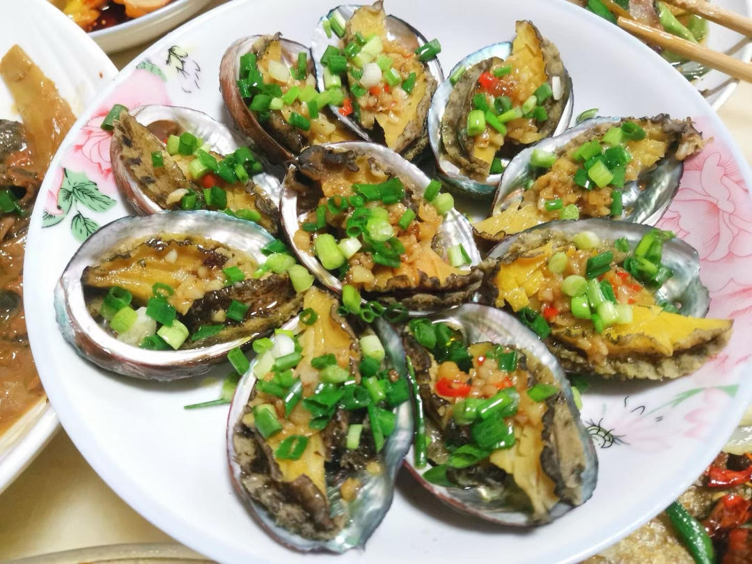 蒜蓉粉丝蒸鲍鱼