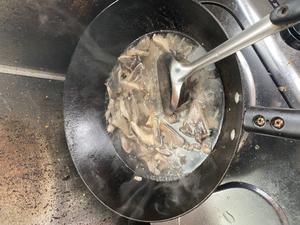 平菇鸡蛋汤的做法 步骤10