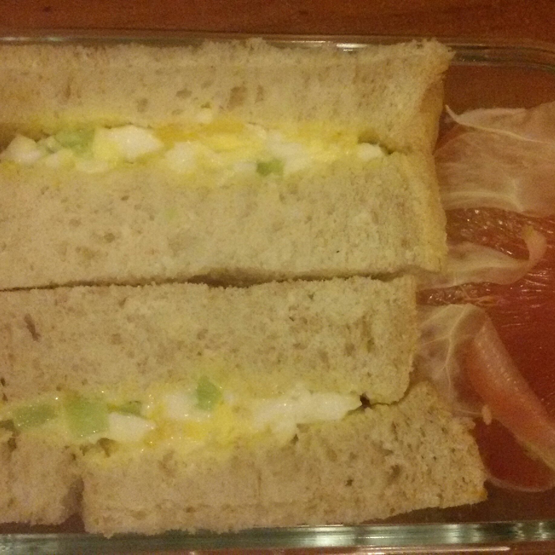 鸡蛋三明治
