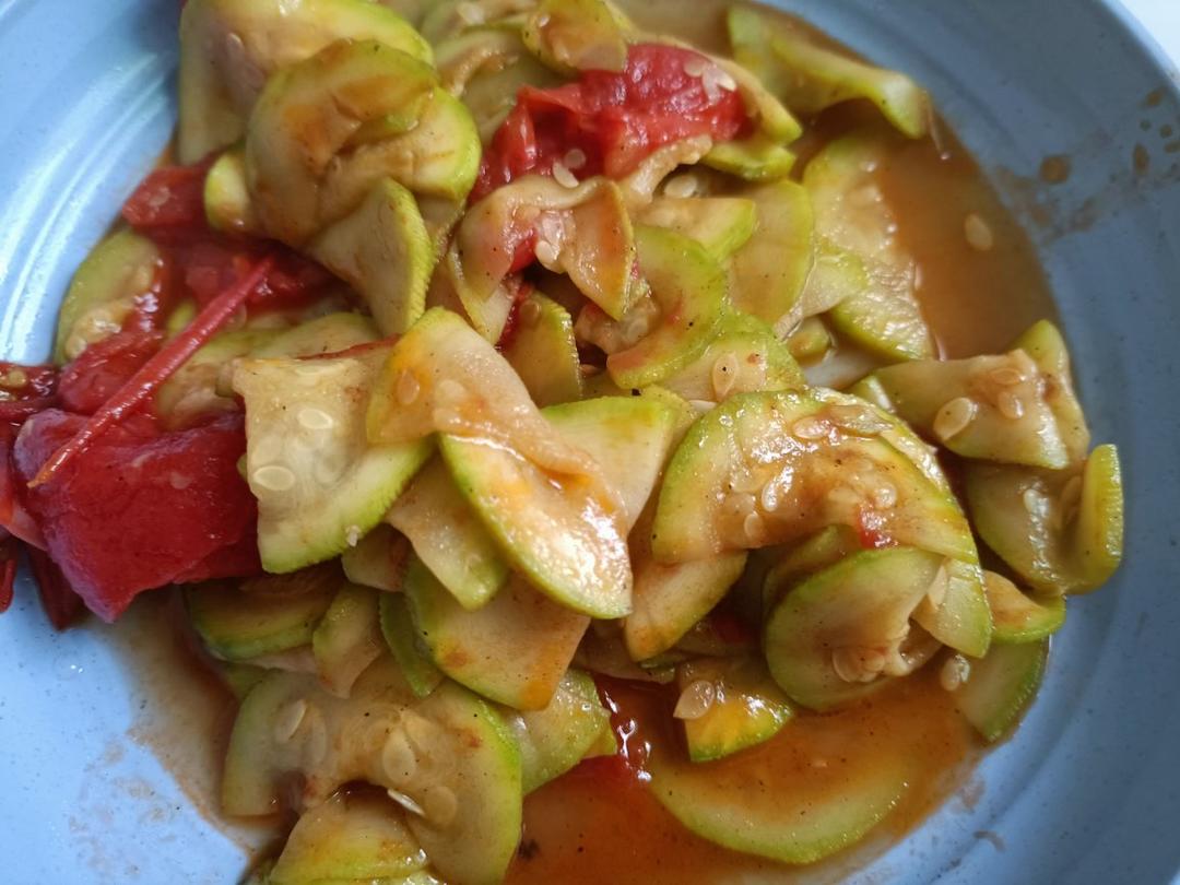 西葫芦炒西红柿
