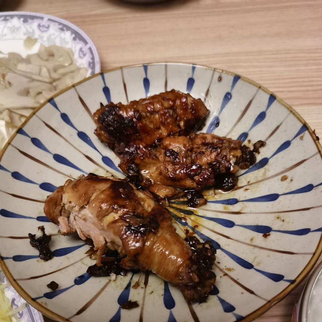 不要再可乐鸡翅了，求求你试试蒜香鸡翅吧，香味捅破天花板！