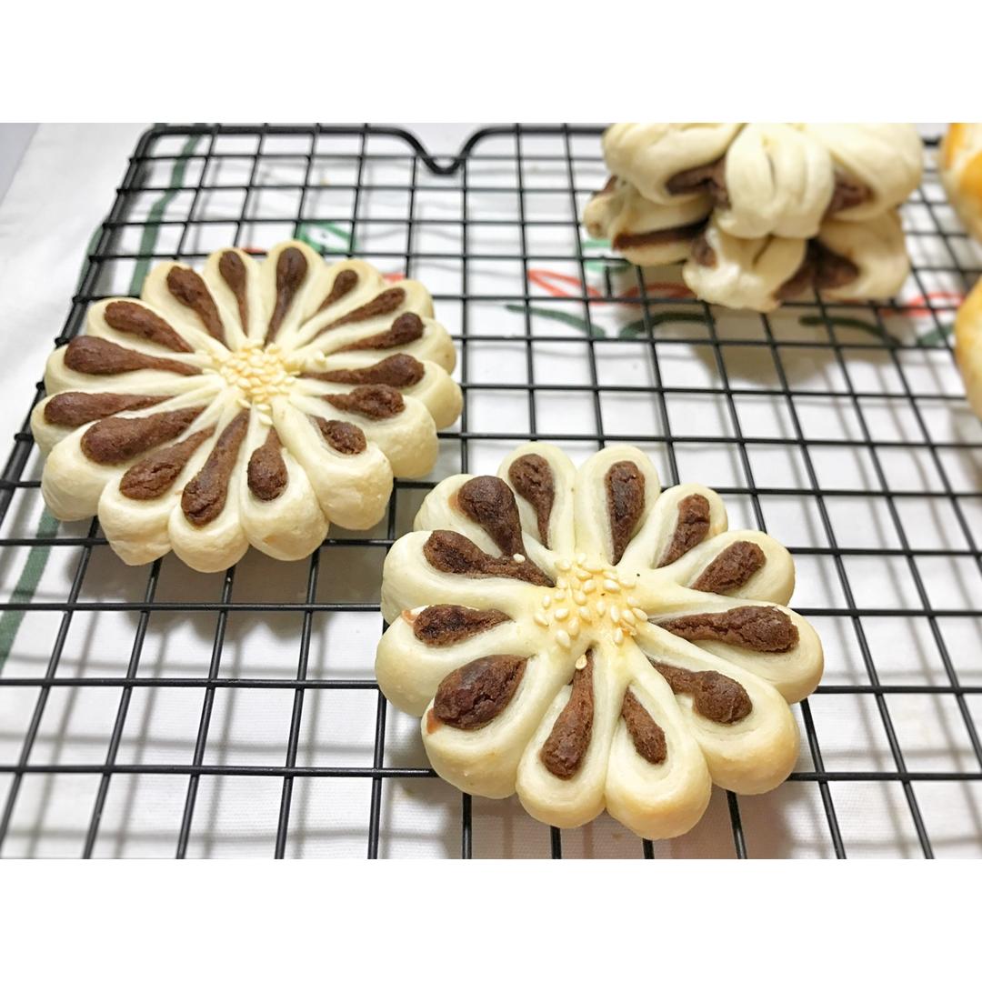 猪油版的各种酥（叉烧酥 紫荆花酥 菊花酥 元宝酥 ）