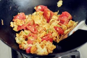 西红柿鸡蛋手擀面的做法 步骤7