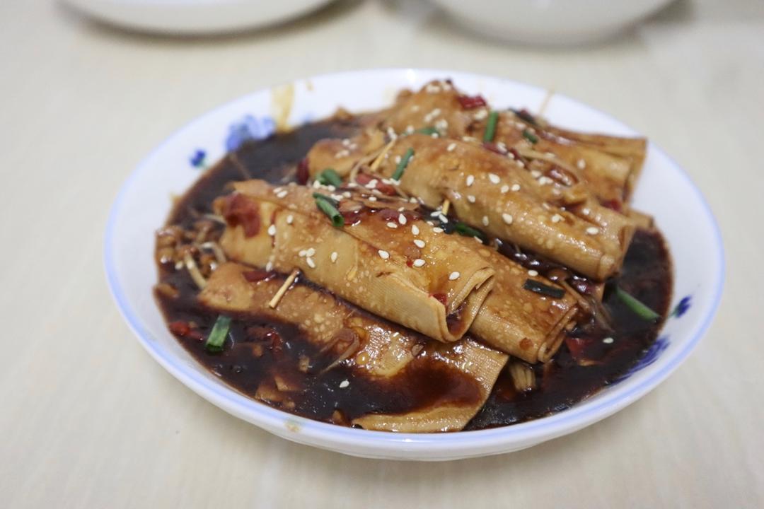 比肉还好吃的金针菇豆皮卷