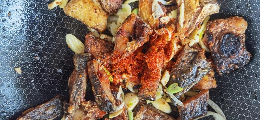 香辣煎风干鱼🐟的做法 步骤5