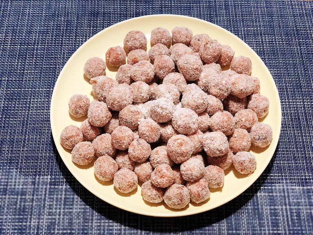 椰蓉葡萄干山楂球