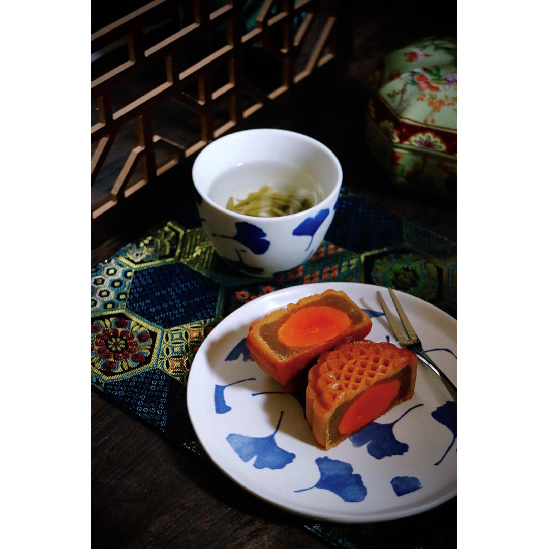 广式莲蓉（豆沙）蛋黄月饼（超详细步骤）
