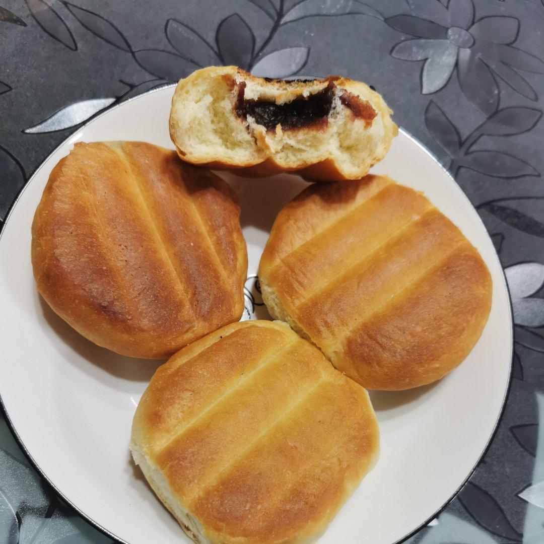 日式豆沙面包（皮肤透亮的软妹子）