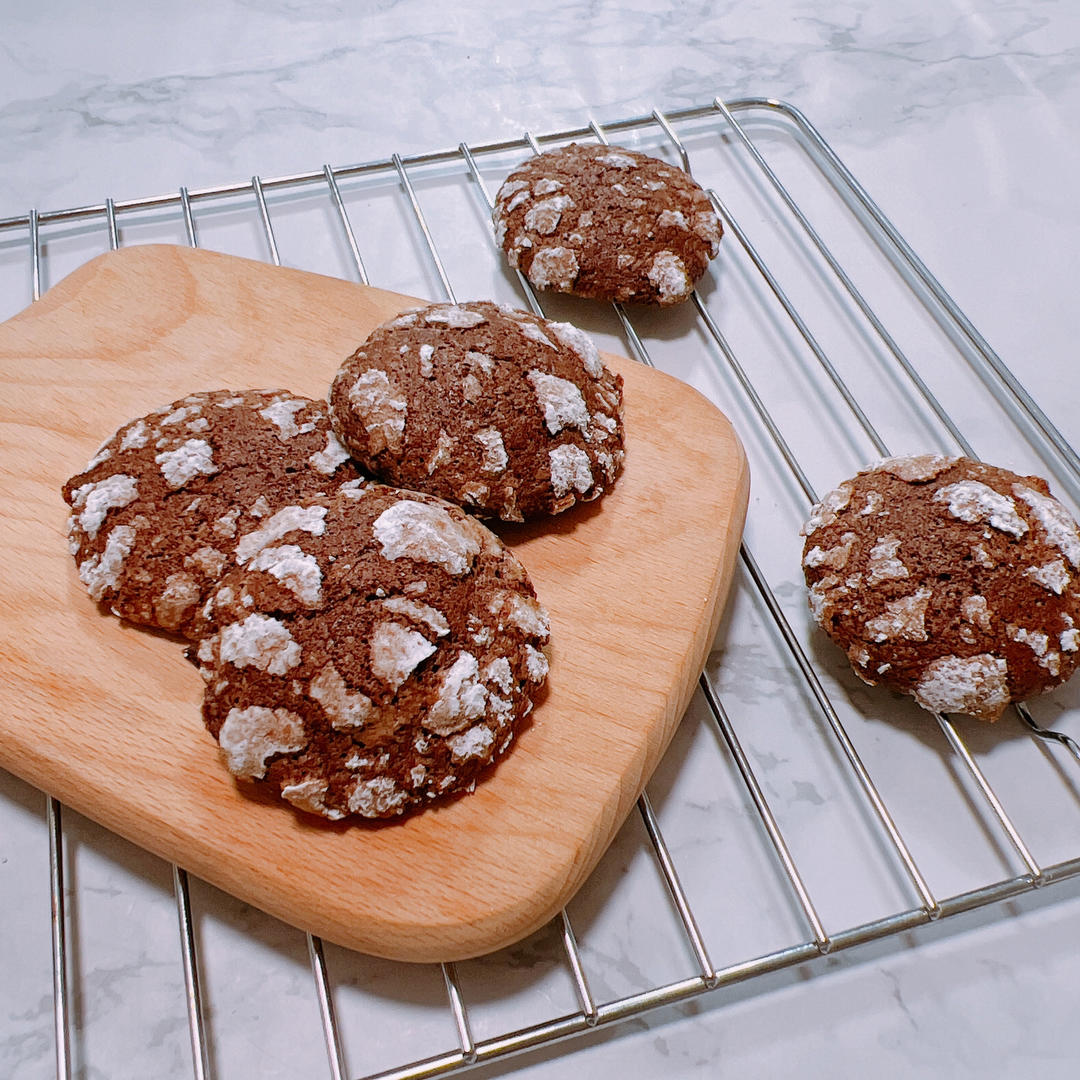 巧克力裂纹曲奇饼干（自然形成裂纹）