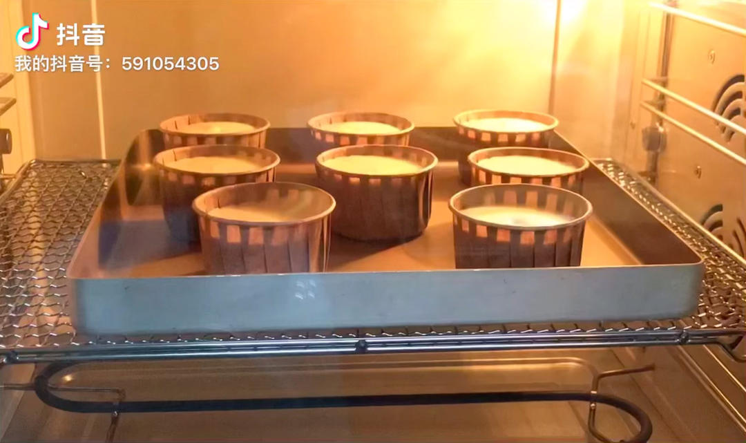 简单的戚风蛋糕（可做出不回缩的纸杯蛋糕）