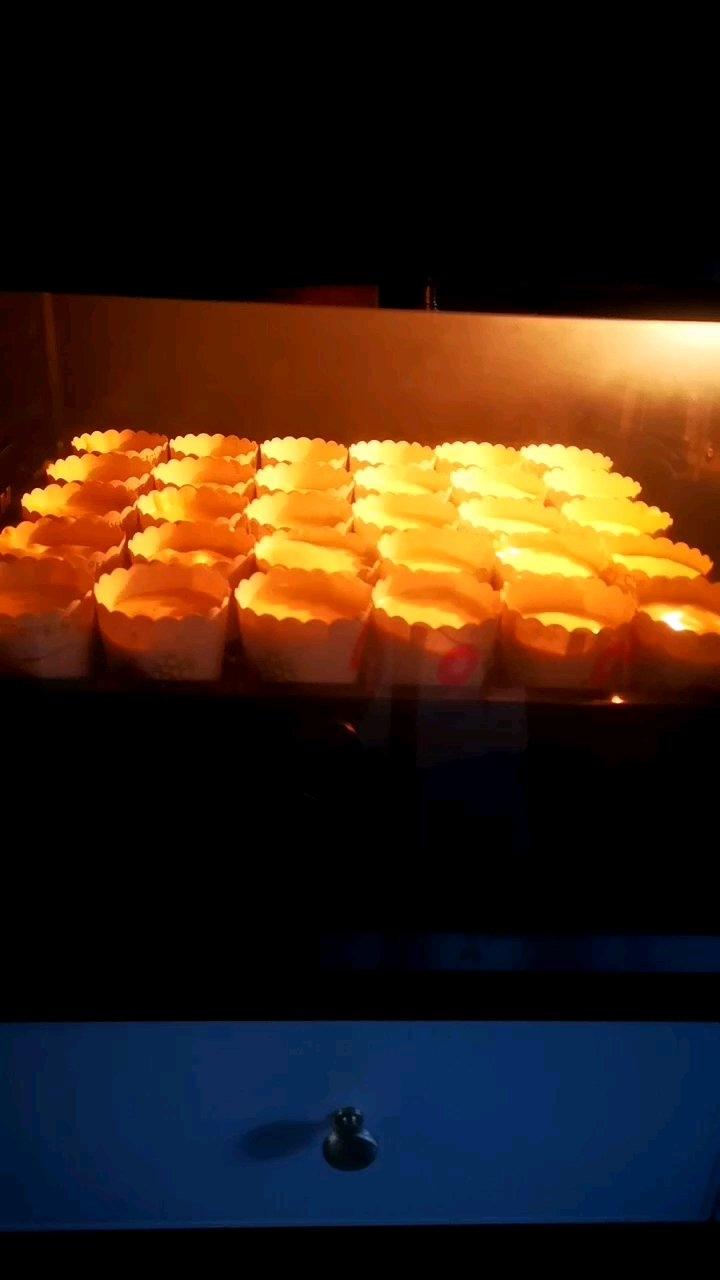 不回缩不开裂戚风纸杯蛋糕