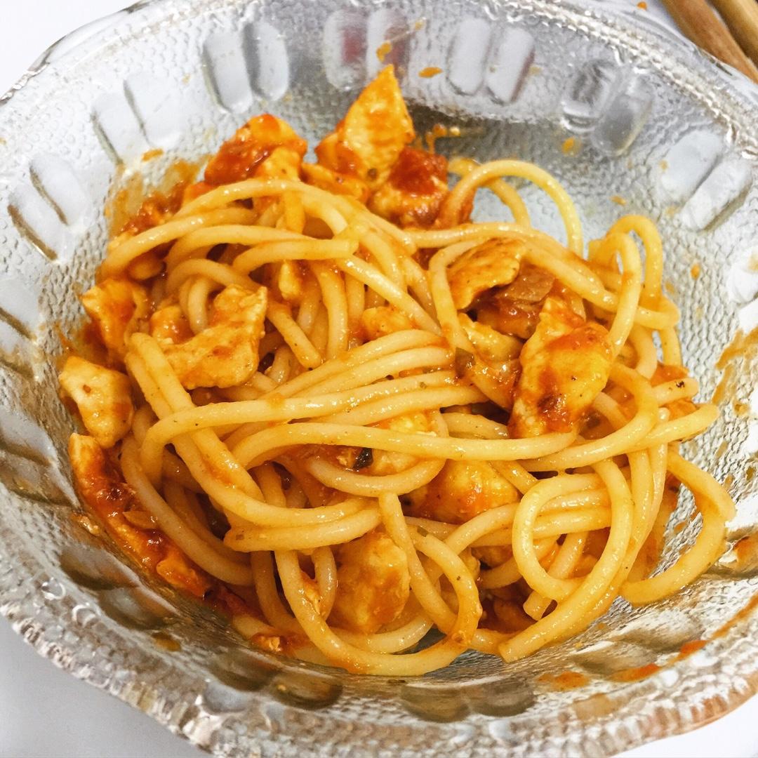 减脂健康的鸡肉意面