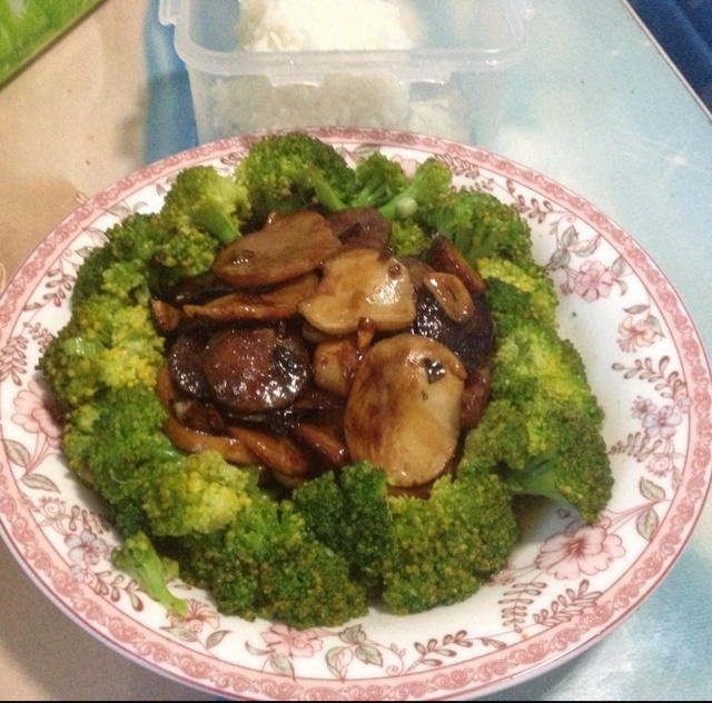 杏鲍菇扣西兰花
