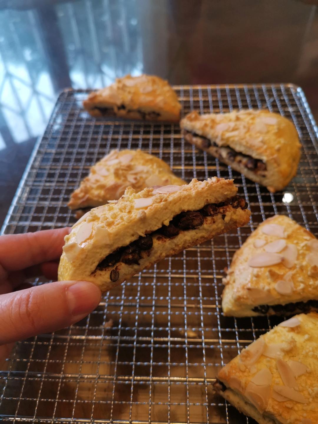 满屋飘香，口口都是满足——酥松香甜的蔓越莓蜜豆司康