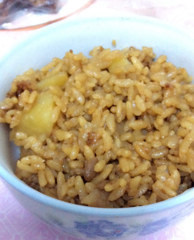土豆焖饭（电饭锅版）