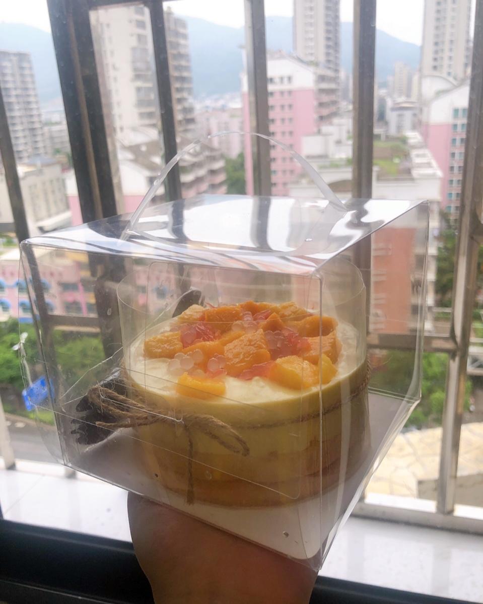 杨枝甘露爆浆蛋糕