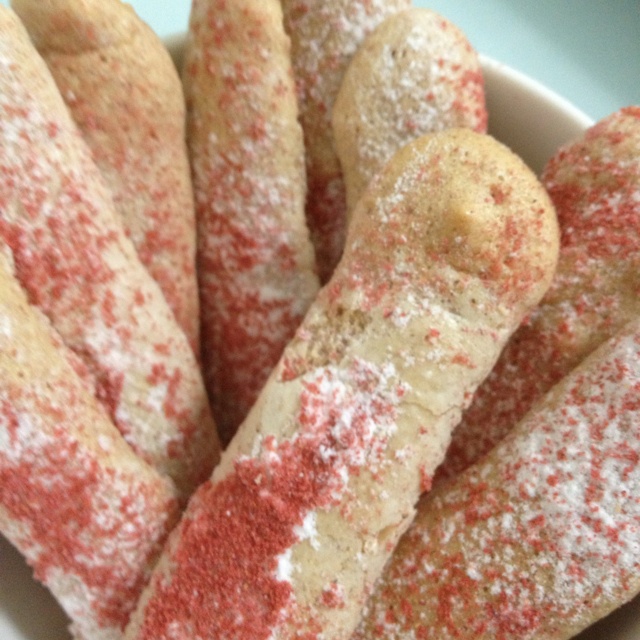 花开荼靡做的草莓长条酥饼