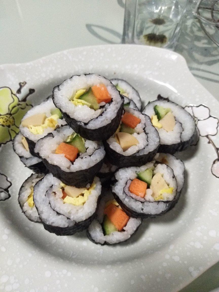 紫菜卷寿司