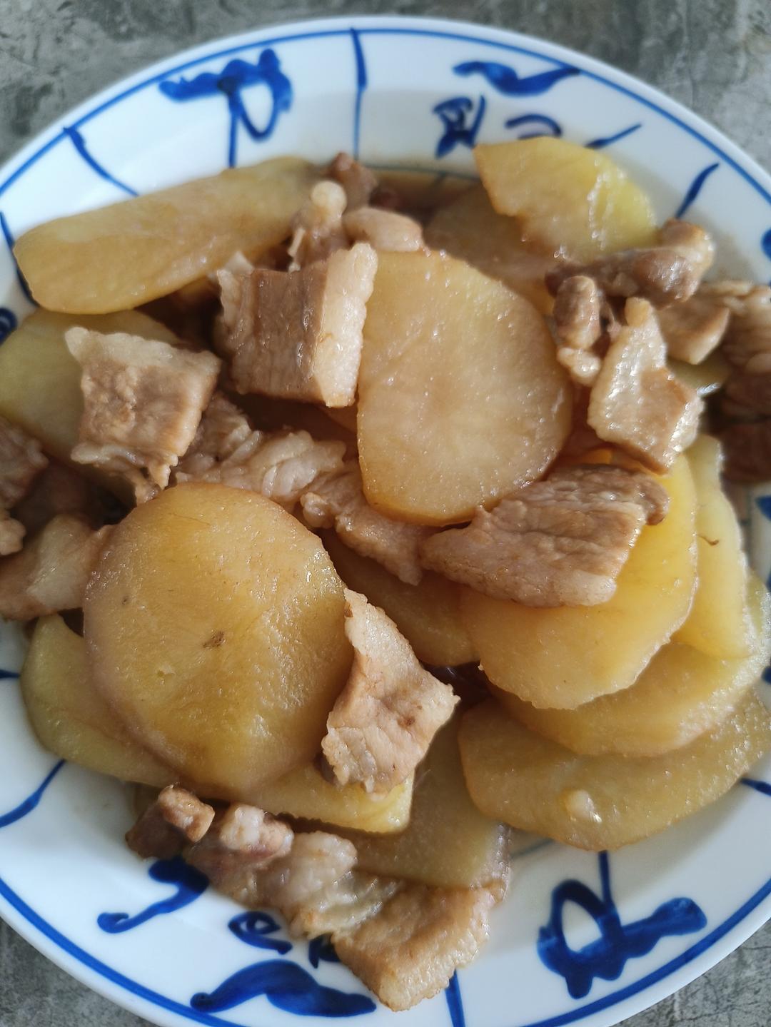 红烧肉炖土豆（丝毫不腻）
