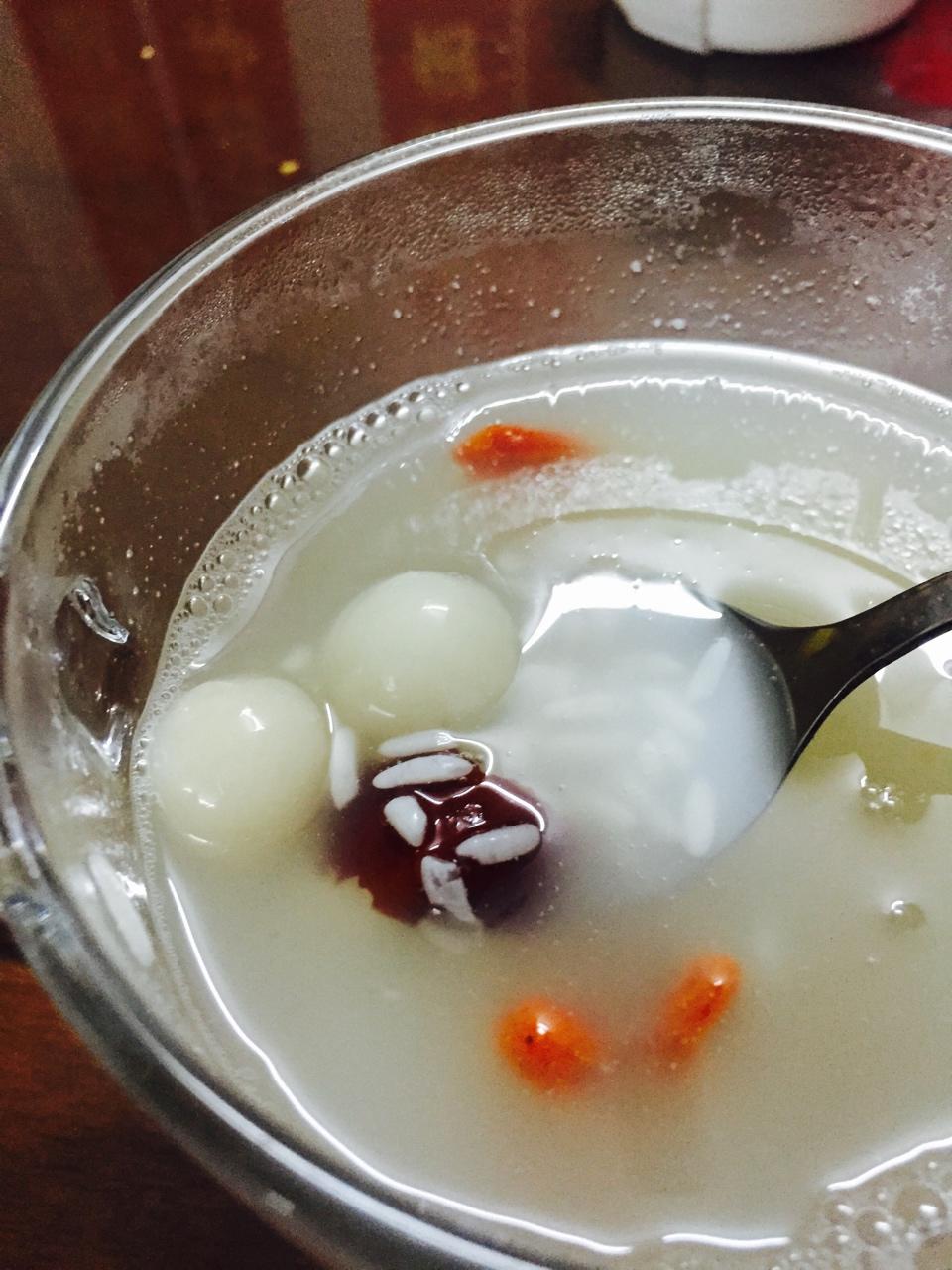 枸杞酒酿小圆子