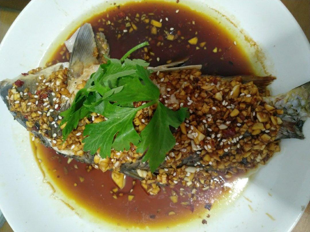 蒜泥鲤鱼