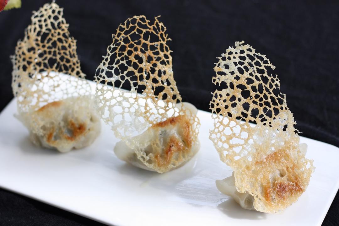 冰花蕾丝煎饺