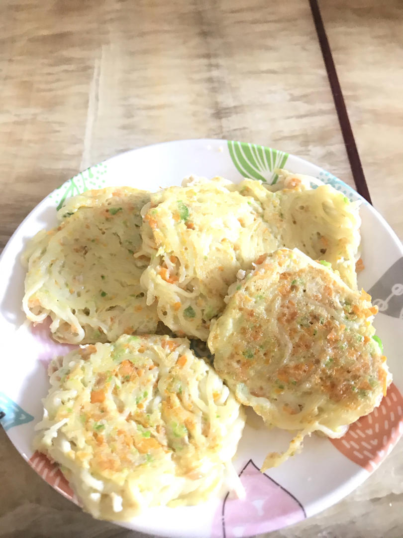 宝宝辅食：肉香面条饼（10M＋）