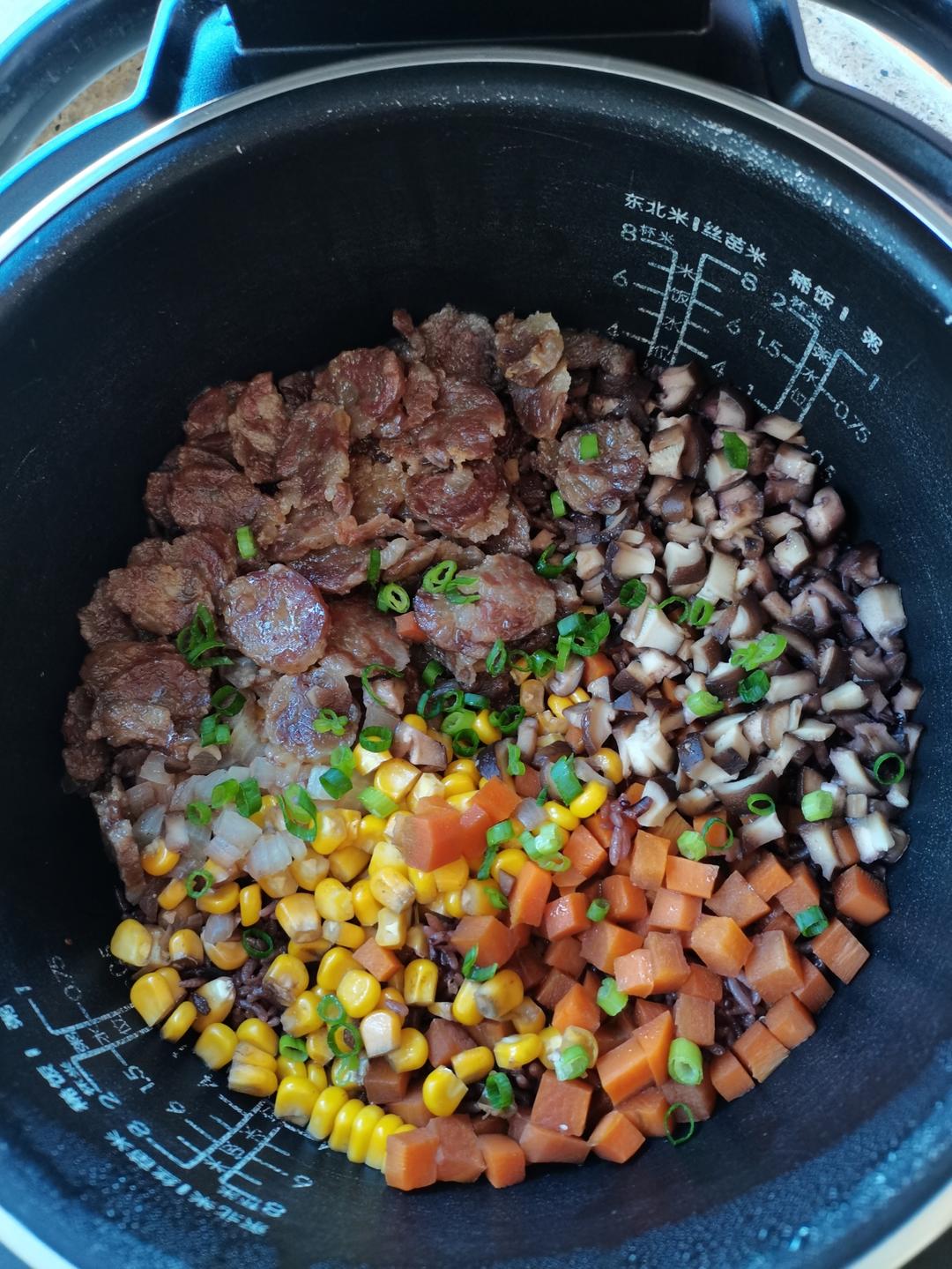懒人电饭锅香肠焖饭/煲仔饭