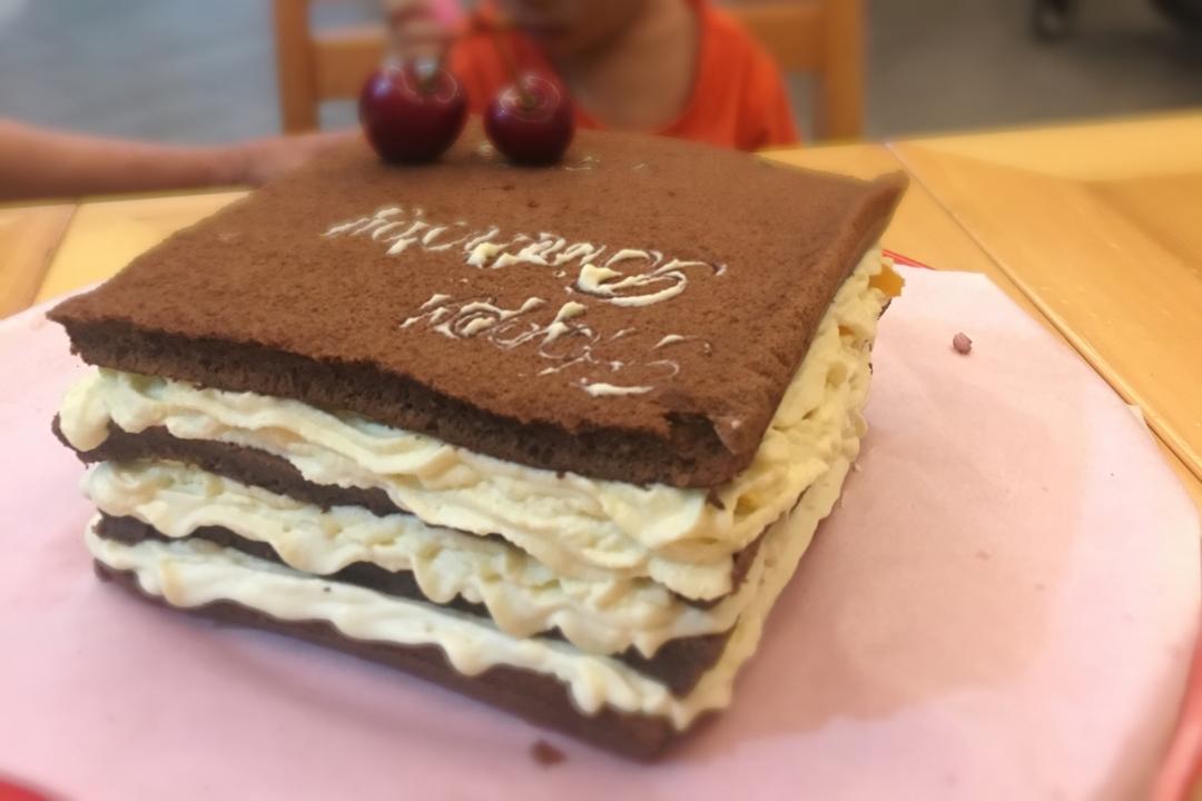 超浓郁卷不裂的巧克力蛋糕卷