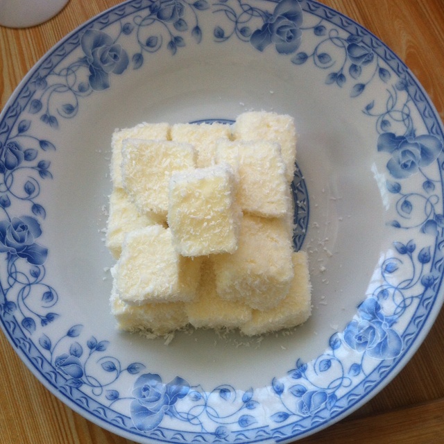 椰丝牛奶小方糕